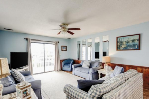 Canal Waterfront Beach Living